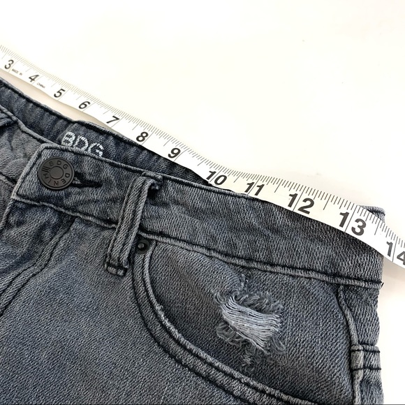 BDG “Dree Cheeky” jean shorts UO - Picture 7 of 11